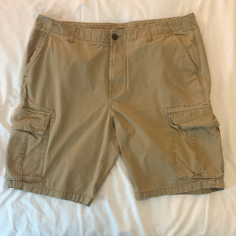 Gently Used Old Navy Khaki cargo shorts Men’s waist size 42 Tall